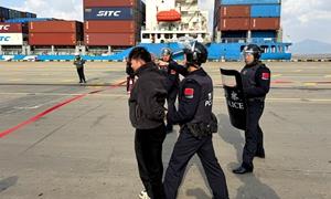 大榭港区开展反恐应急联合实战演练