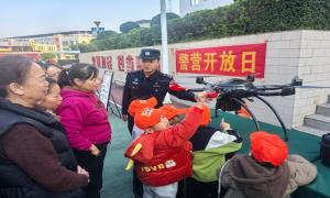 萌娃探警营 安全润童心