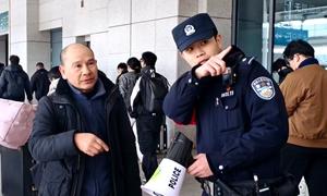 党旗红映春运路 青春护航助振兴