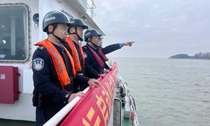 肖厝边检站联合口岸涉海部门开展“畅海安澜”巡航执法活动