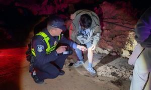 越是云雾浓，越要向山行