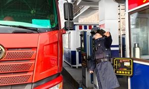 警务助力文旅“一站式”服务冬季旅游