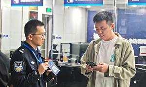 增色百年老街新春画卷