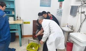 危急时刻显担当 边检民警暖心救助车祸伤员