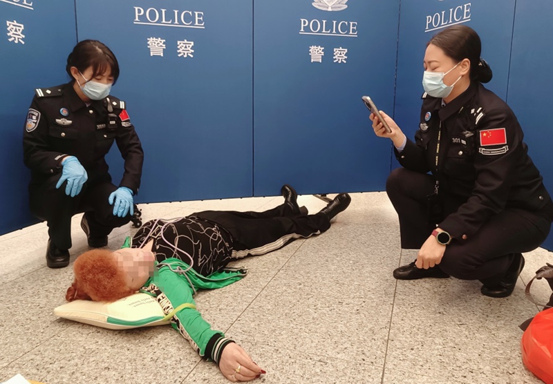 与120急救中心调度员1.jpg 与120急救中心调度员1.jpg