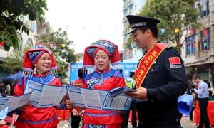 中越边民共赴“龙抬头”之约 爱店边检站全力保障民俗大联欢通关顺畅