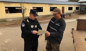 春耕时节警相随 田间地头护农安