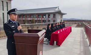 边检民警进校园 雷锋精神伴成长