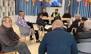 湖北红安:把交通安全课“搬”进农家书屋