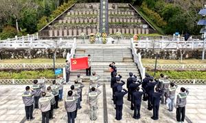 宁波边检开展“赓续英烈精神，勇担时代使命”清明祭扫活动