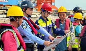 宣讲声声到港区 两会精神暖民心