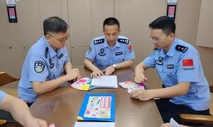 千里之外的心意：侗乡孩童画作温暖国门守护者