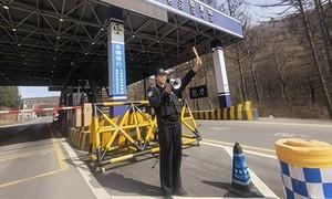 优化查验服务 畅通群众出行
