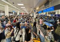 皇岗边检站倾力守护跨境“串门”路