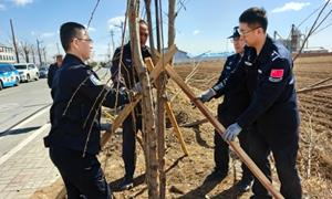 警地联动添新绿 美丽乡村焕新颜