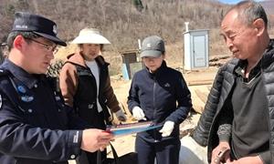 入户走访夯实服务群众根基