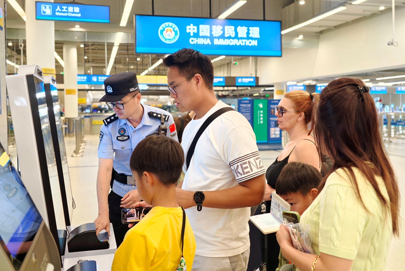 “五一”假期皇岗21.jpg