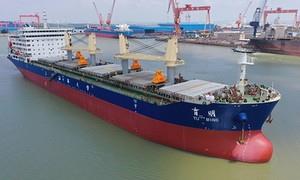宁波边检站提速通关优服务助力“海上校园”平安靠泊