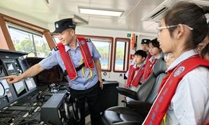 宁波边检举办“船艇开放日”活动迎六一