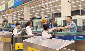 护航青春交流！皇岗边检站高效保障2026年度港澳青少年制服团队顺畅通关