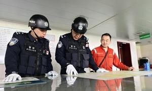 五一保畅通 边检“零等待”