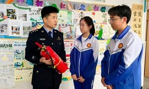 防灾减灾日，开山屯边检站为学校师生送上“平安课”