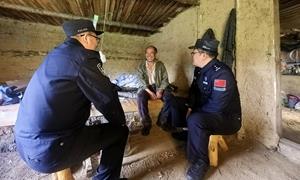 龙岗边境派出所开展野生动物保护法规宣传
