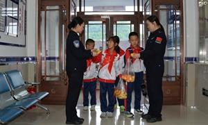 谢谢你，“警察妈妈”