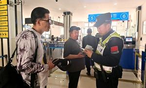 包头边检站全力保障“五一”假期口岸通关高效顺畅