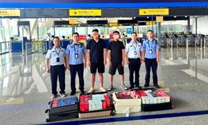 桂林边检站查获2名涉嫌无证运输烟草专卖品人员