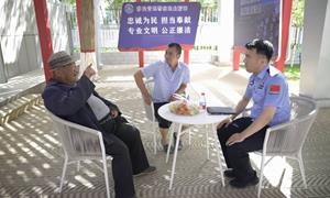 腿脚不便仍念“亲人” 耄耋老人再送甜杏