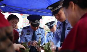 长白边检站积极参与端午群众性文明实践活动