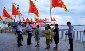 万山边检站“随到随检+快速验放”护航民俗文化旅游季