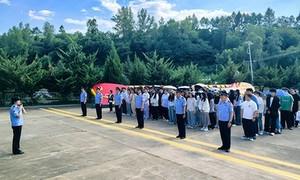 开山屯边检站开展“国门界碑为课堂 青春学子悟担当”主题活动