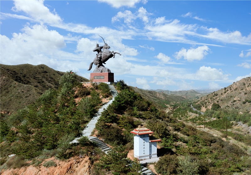 战国赵北长城遗址（武泽红∕摄）.jpg