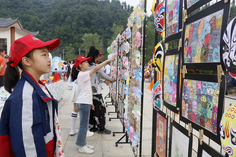 文艺赋能乡村美育工作,丰富空间内容.jpg 文艺赋能乡村美育工作,丰富空间内容.jpg