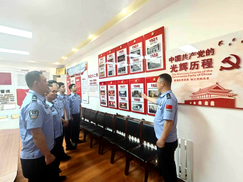 赓续红色血脉 坚守戍边初心1.jpg