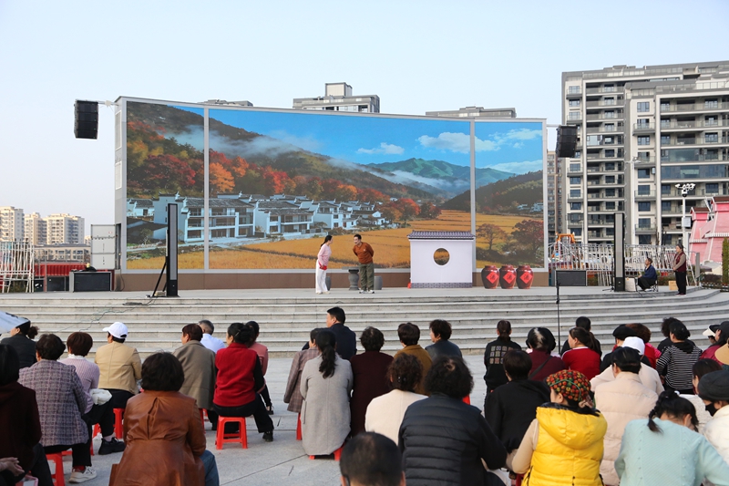 《清风宴》送戏下乡(城关镇).jpg 《清风宴》送戏下乡(城关镇).jpg
