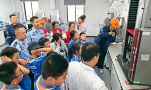 “叔叔真酷！”一句童言串起大榭岛上的爱国研学路