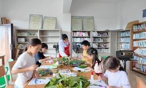 树叶也能当画纸！屯茶村农家书屋创意活动点亮缤纷暑假