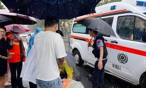 骤雨逆行护暮年 边境警心暖人心
