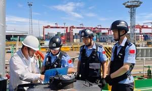 当航海日遇上台风季 宁波边检站暖心守护平安航路