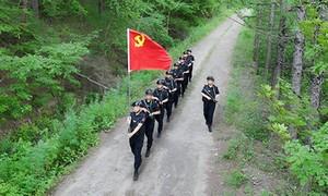 党旗高扬戍边路 初心永驻守边关