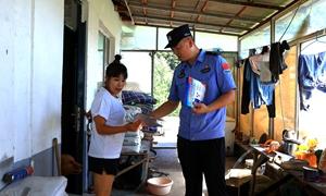 警民同心筑防线 法治春风润边关