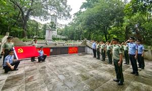 盛夏逐光守国门 青春笃行显担当