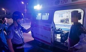 唐山边检站开通紧急通道救助受伤船员
