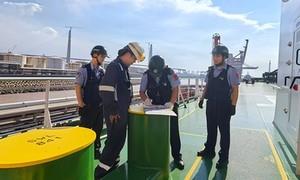 久违了！镇海口岸迎来本年度首船丙烷能源高效通关火速就位