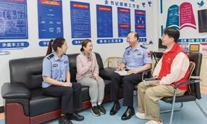 夫妻并肩守边疆 初心不改护平安