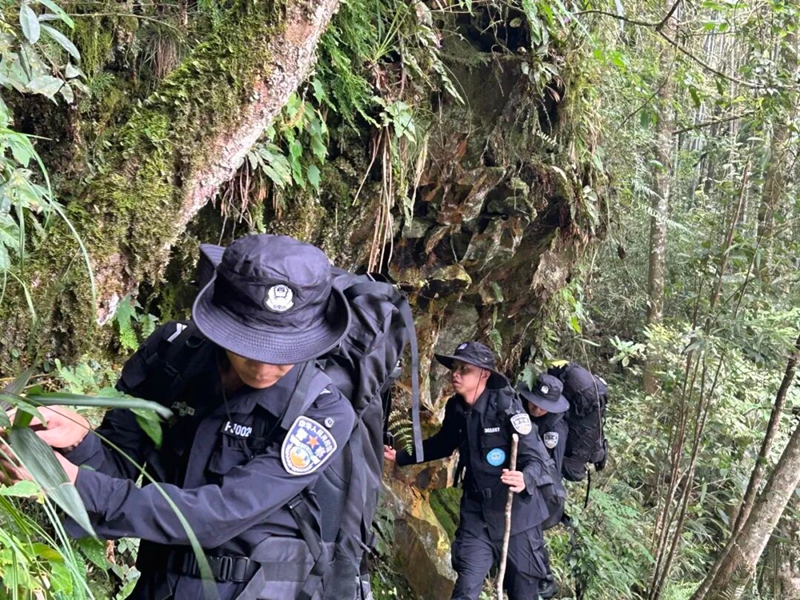 深山“警”色 51.jpg