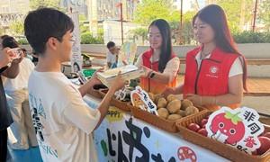 一捆青菜的“身价”，被这场市集重新定义 ——陕西省咸阳市彩虹桥口袋公园公益市集侧记